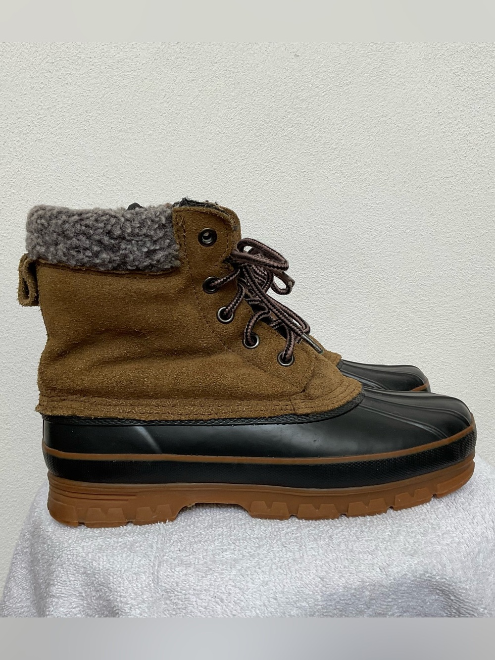 Thermolite Insoles Leather Upper Women's Lace Up Duck Boots Size 9 Winter Snow